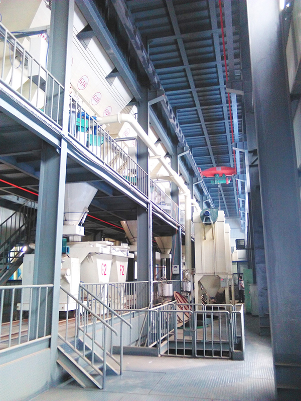 礦山破碎篩分系統(tǒng)布袋除塵器布置方案全解析：高效除塵與系統(tǒng)設(shè)計(jì)指南